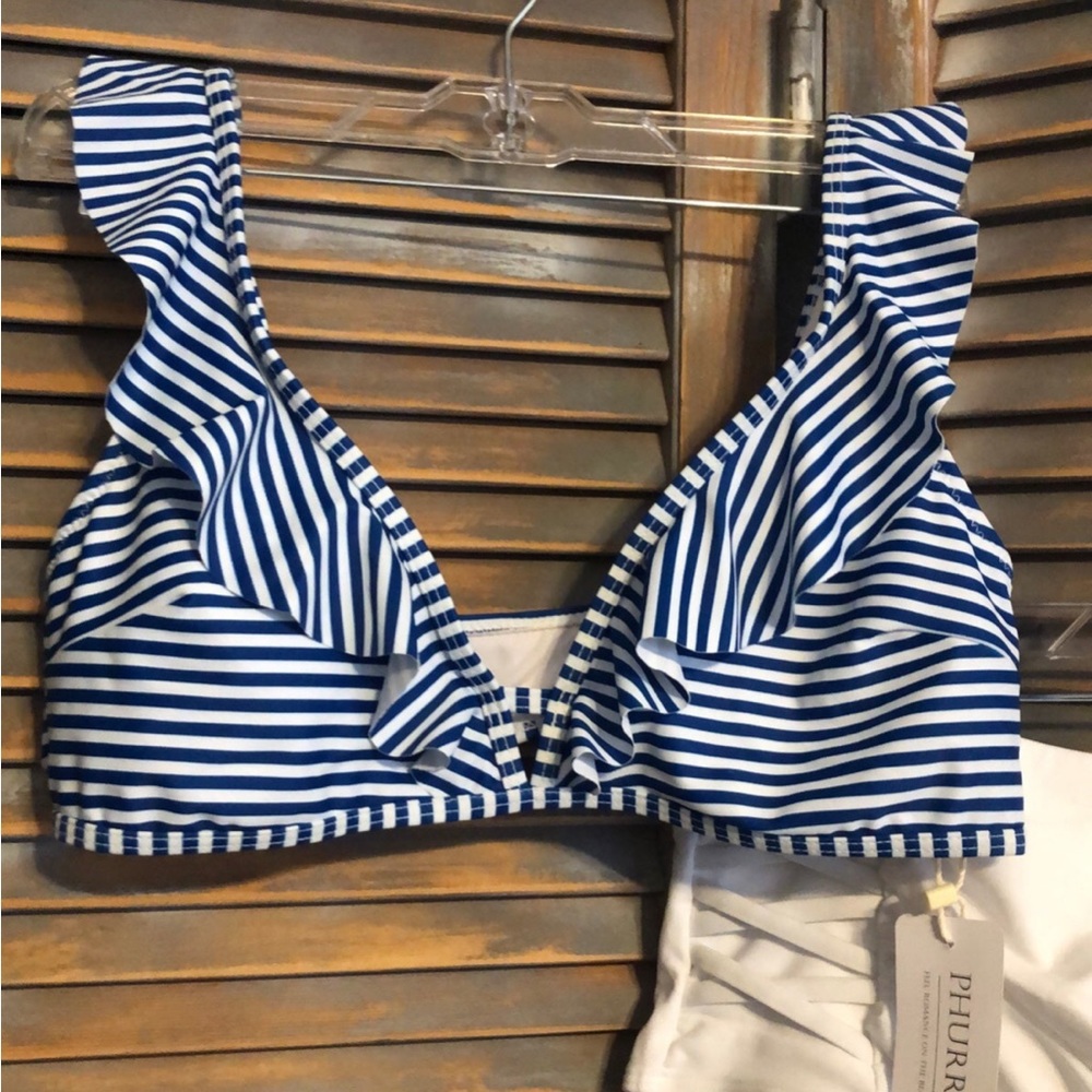 Swimsuit - Picture 2 of 4